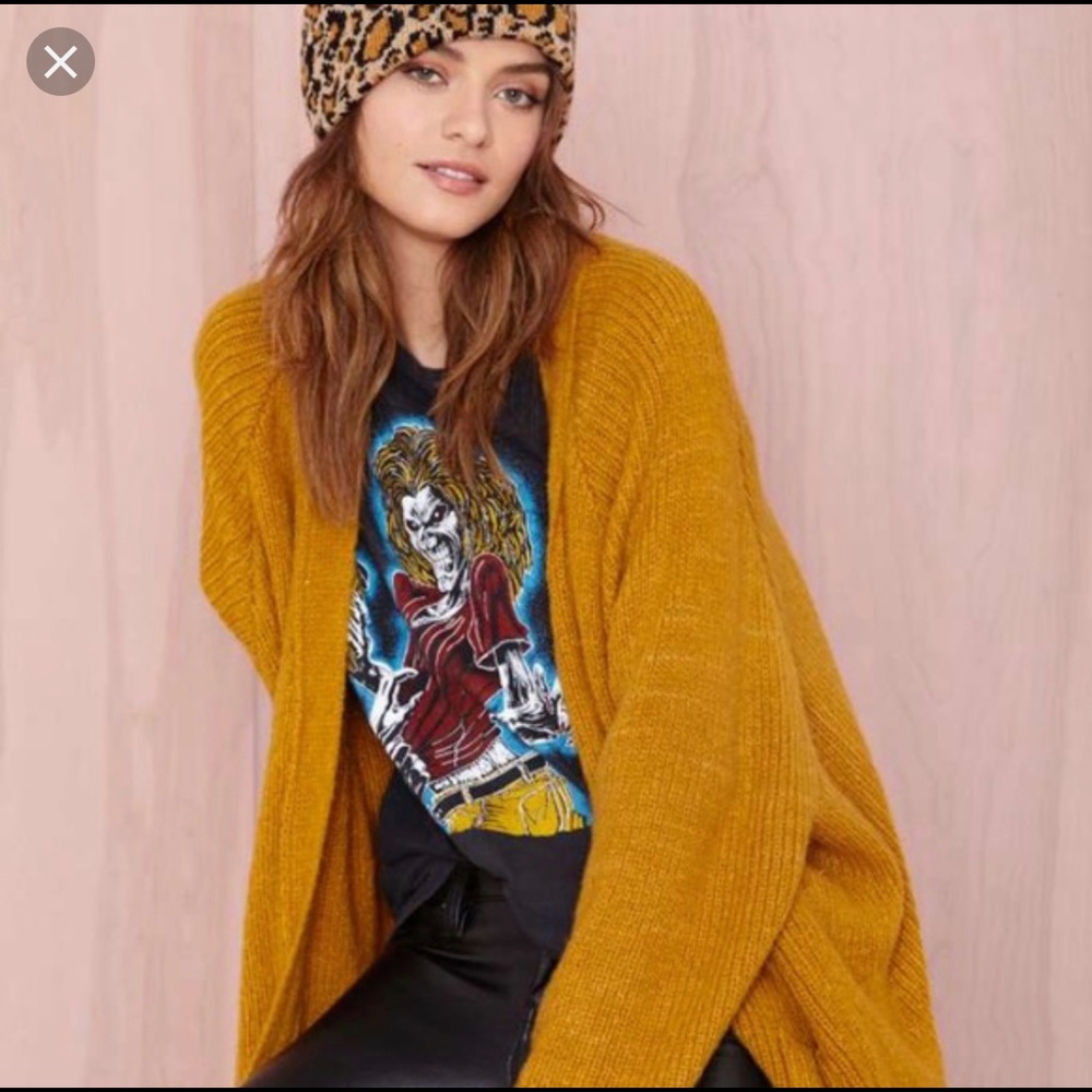 Looking for unif mustard cardigan ISO